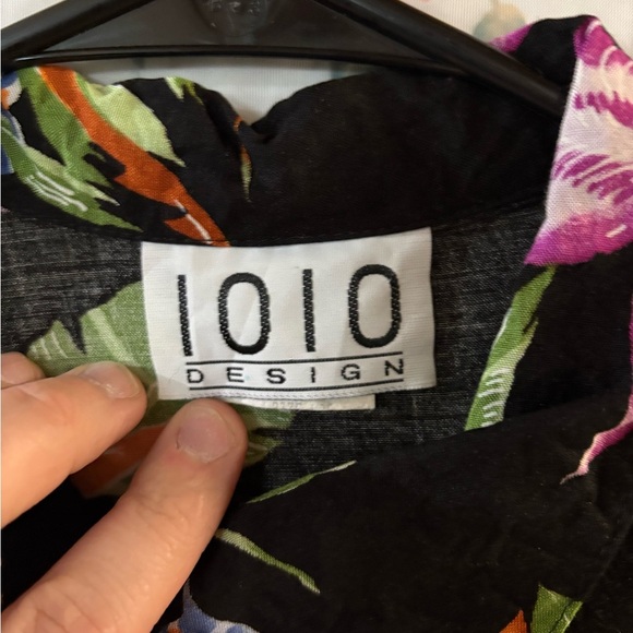 Vintage Black and Purple Floral Button Down Shirt - Picture 4 of 10